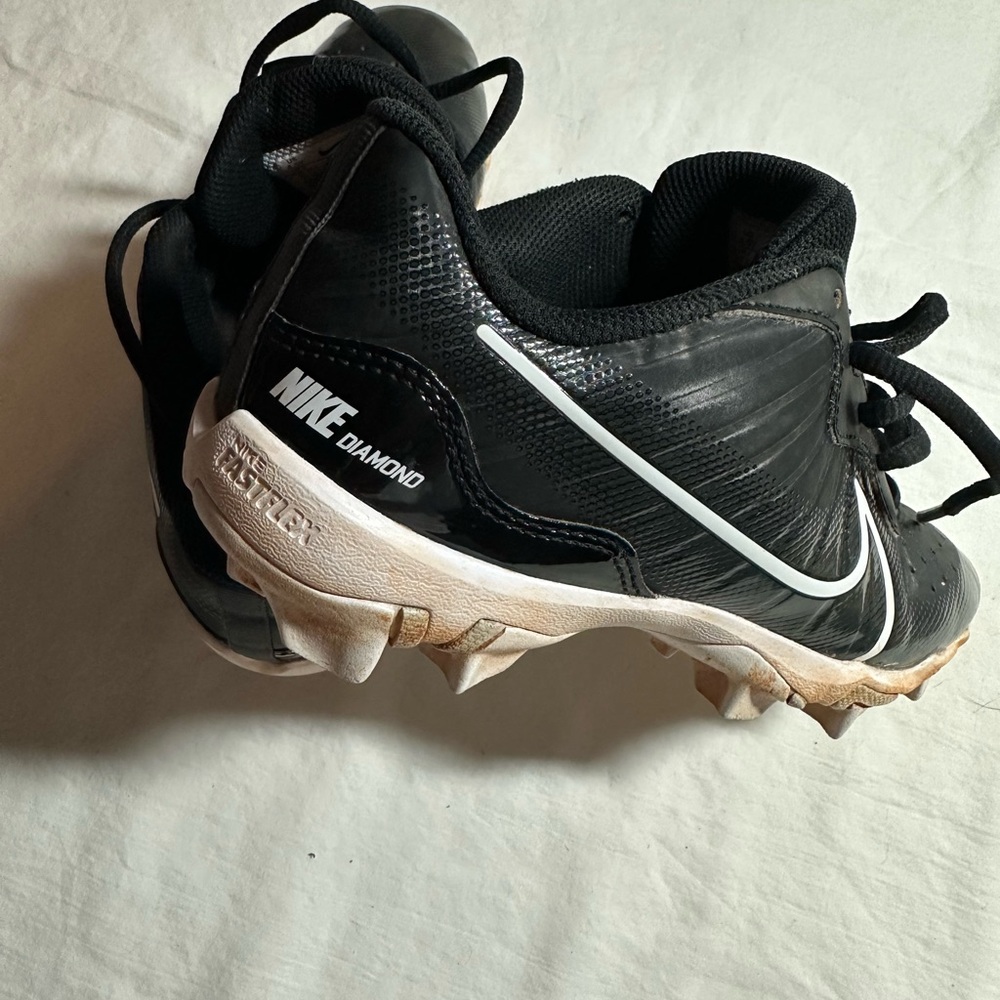 Nike Diamond Black and White Cleats